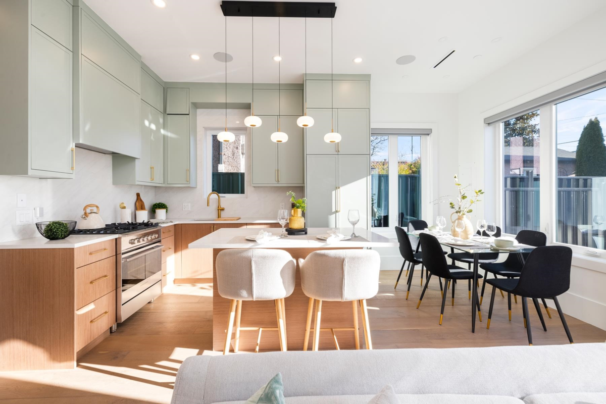 Dining Area Photo of 2334 E 5th Avenue, Vancouver, BC