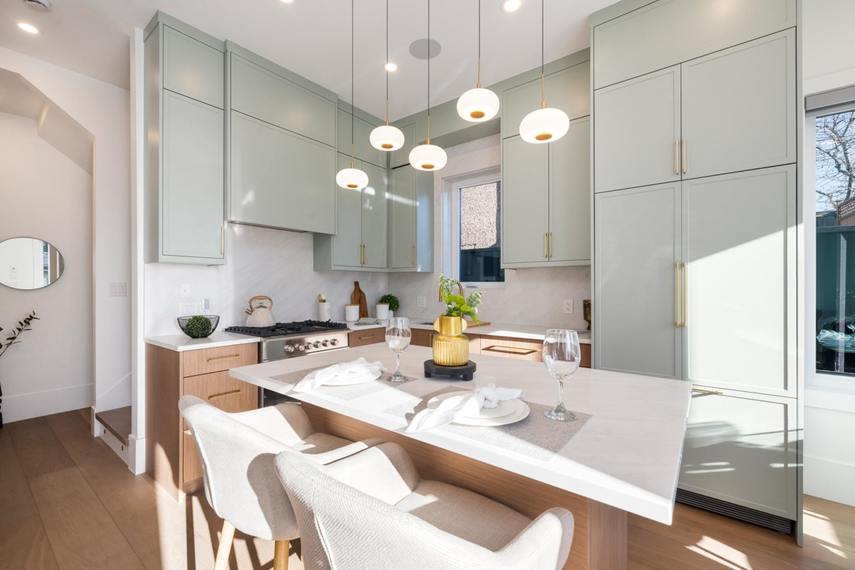 Kitchen Island Photo of 2334 E 5th Avenue, Vancouver, BC