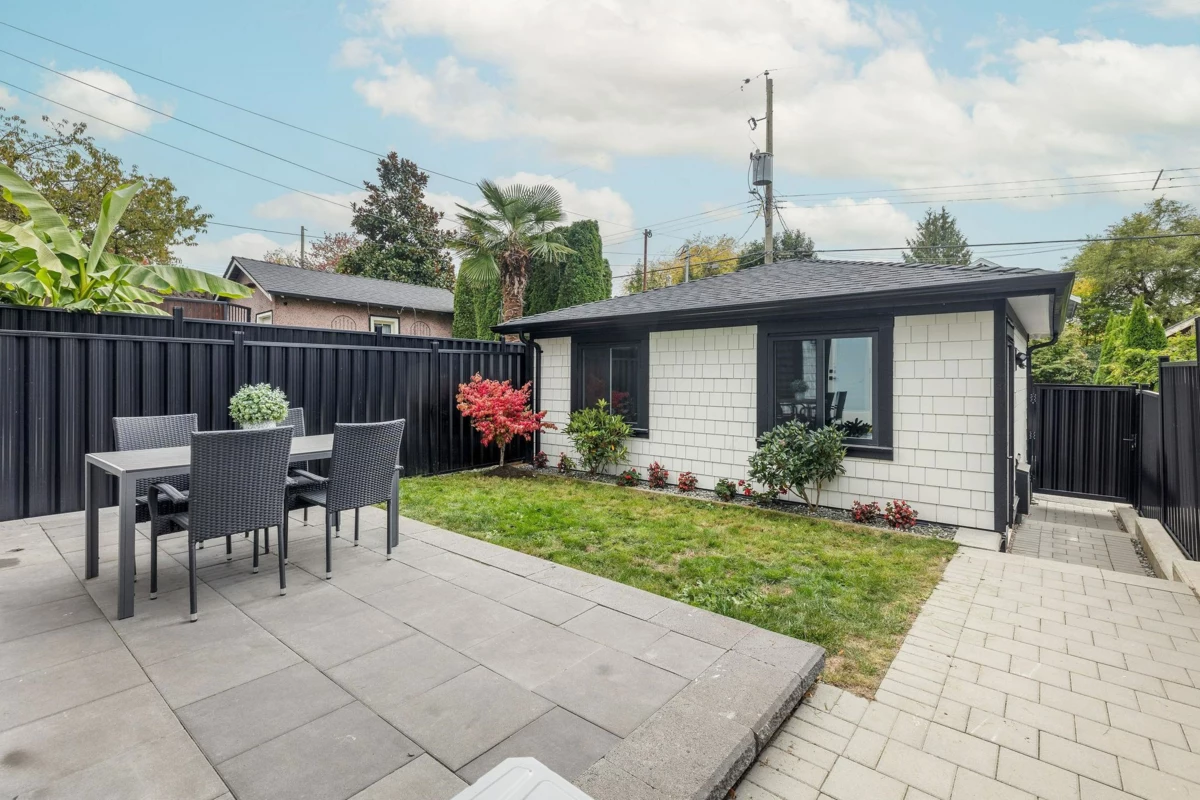 Mudroom Photo of 2334 E 5th Avenue, Vancouver, BC