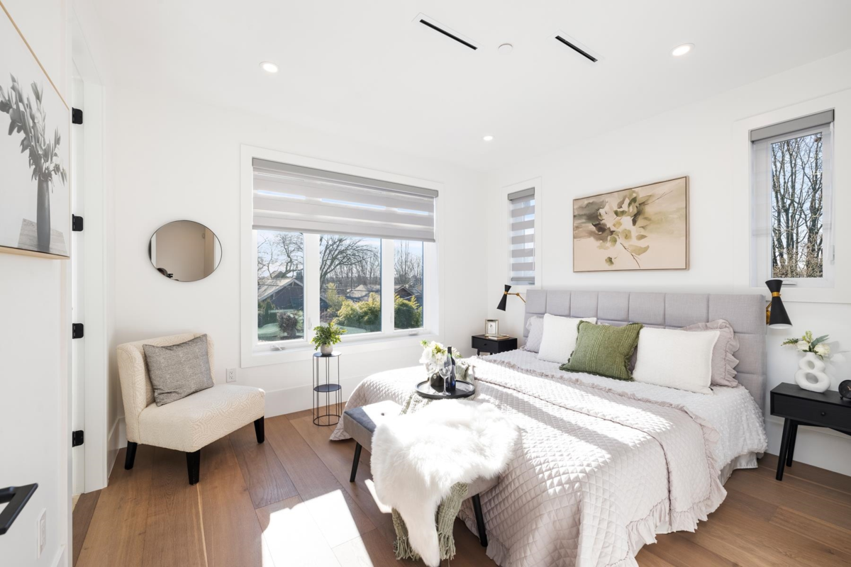 Walk-In Closet Photo of 2334 E 5th Avenue, Vancouver, BC