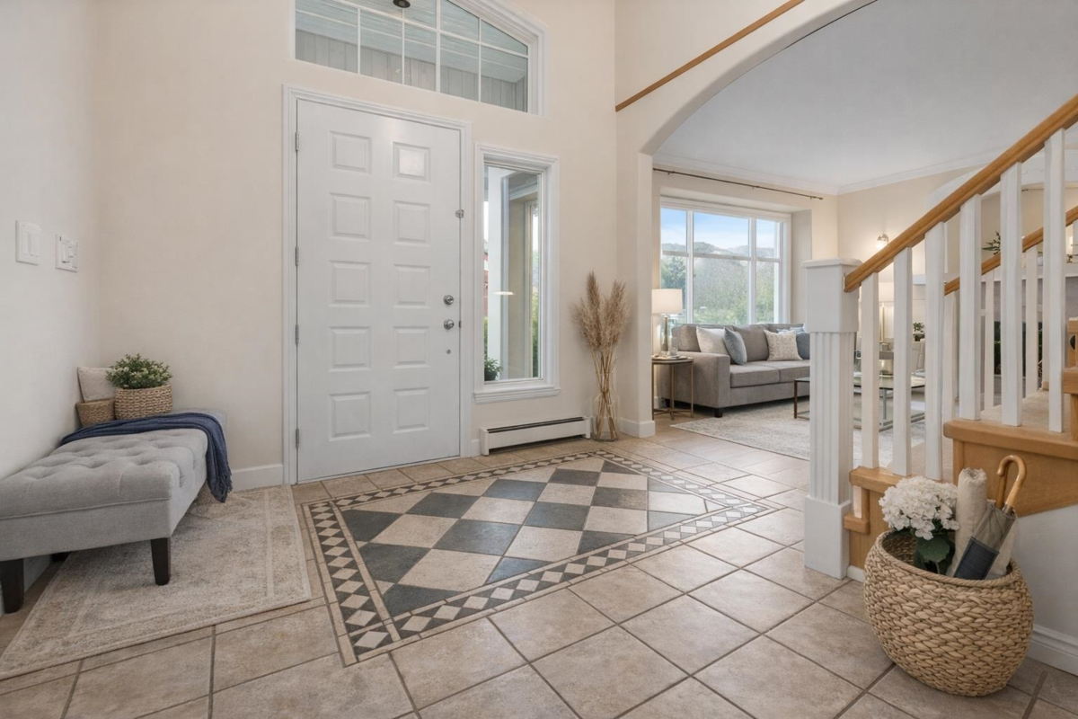 Breakfast Nook Photo of 8004 Melburn Drive, Mission, BC