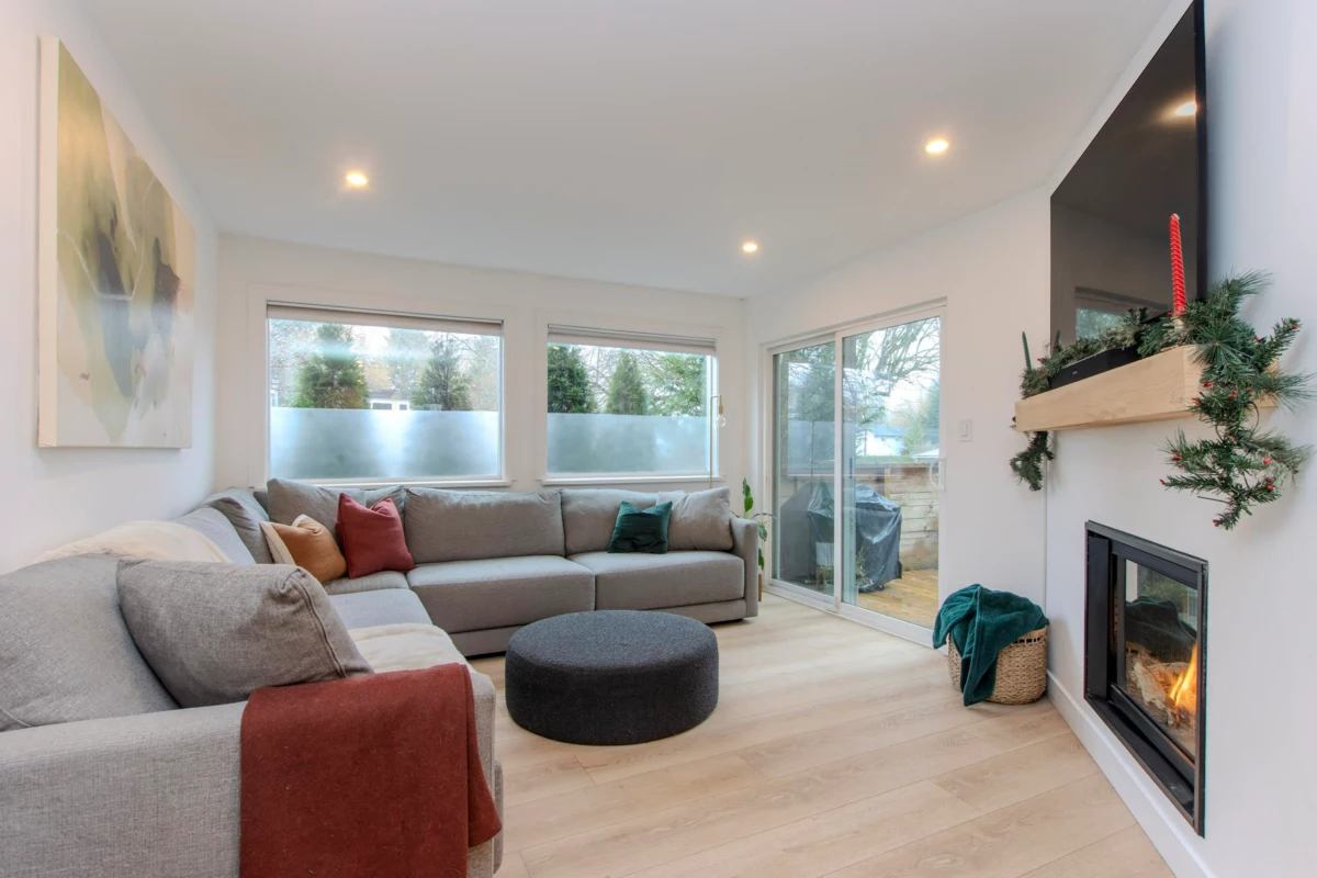 Kitchen Island Photo of 1029 Brothers Place, Squamish, BC