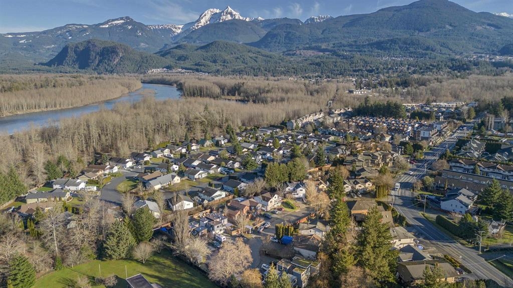 Laundry Room Photo of 1029 Brothers Place, Squamish, BC