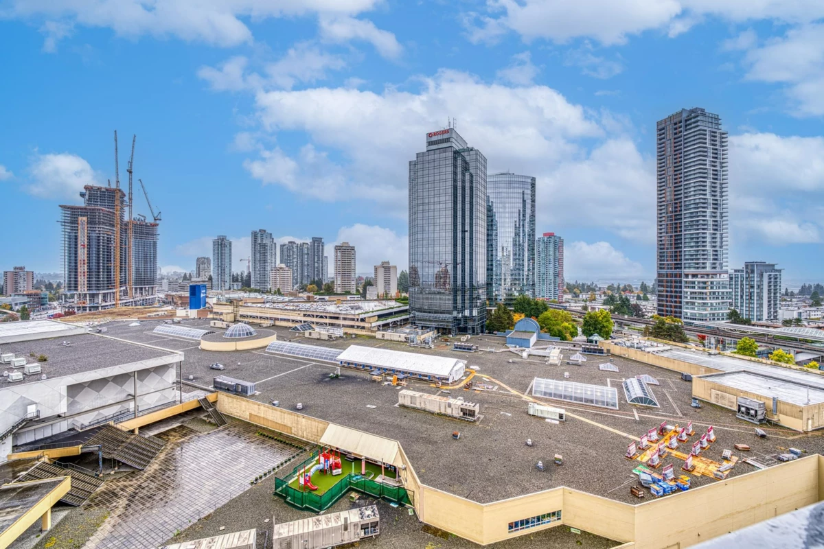 Guest Bathroom Photo of 1711 6098 Station Street, Burnaby, BC