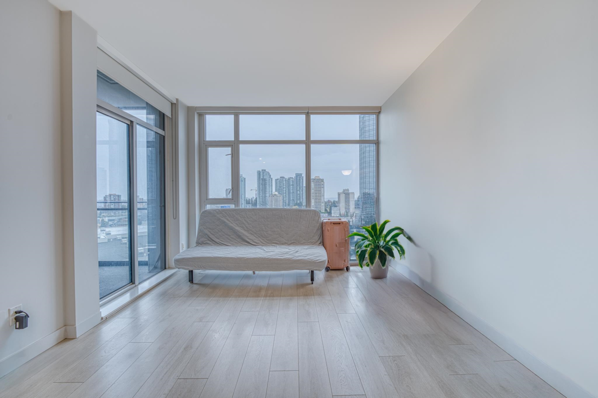 Kitchen Island Photo of 1711 6098 Station Street, Burnaby, BC