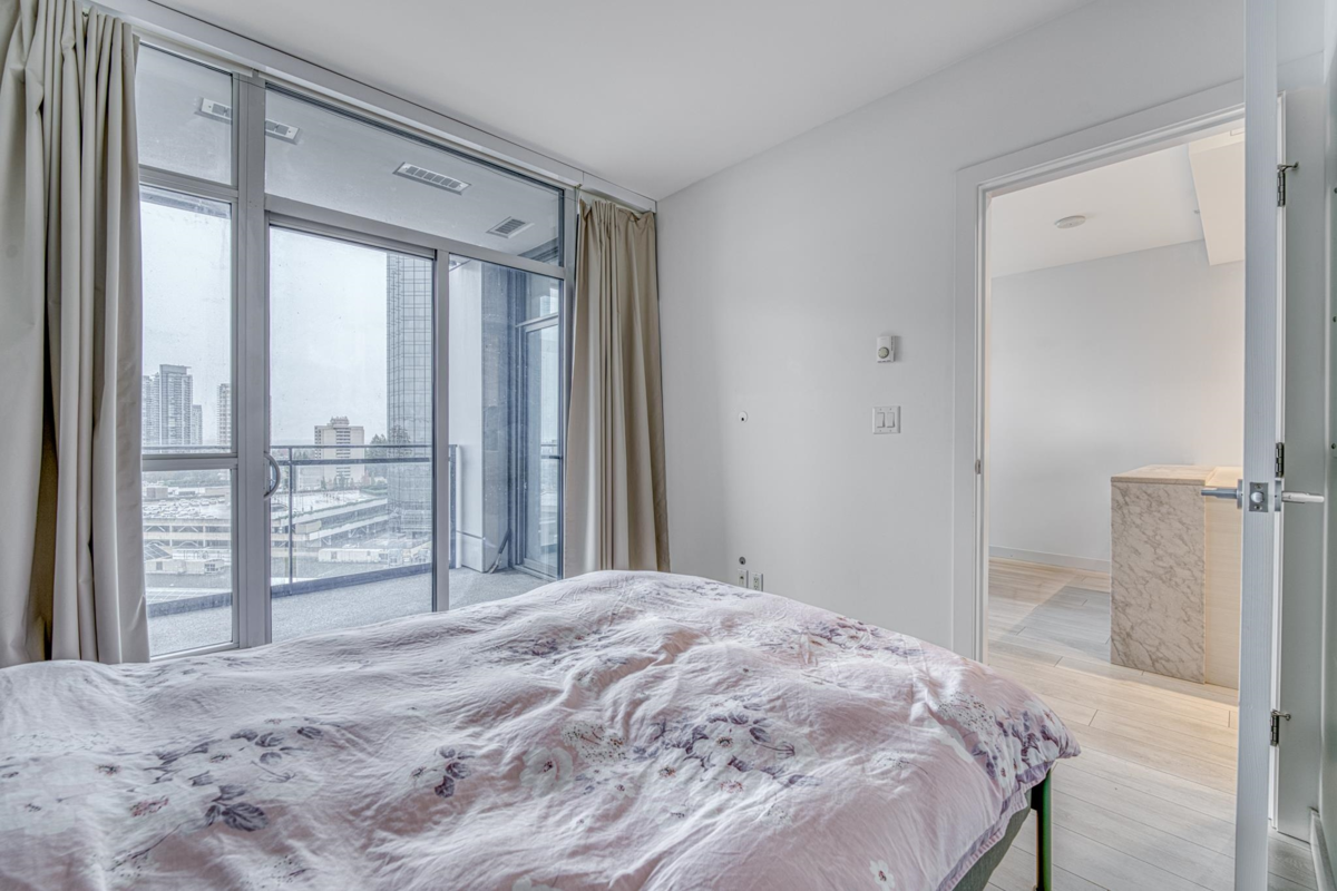 Primary Bathroom Photo of 1711 6098 Station Street, Burnaby, BC