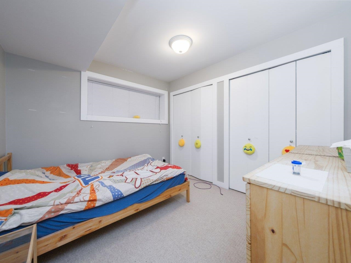 Front Yard Photo of 530 St. Andrews Road, West Vancouver, BC