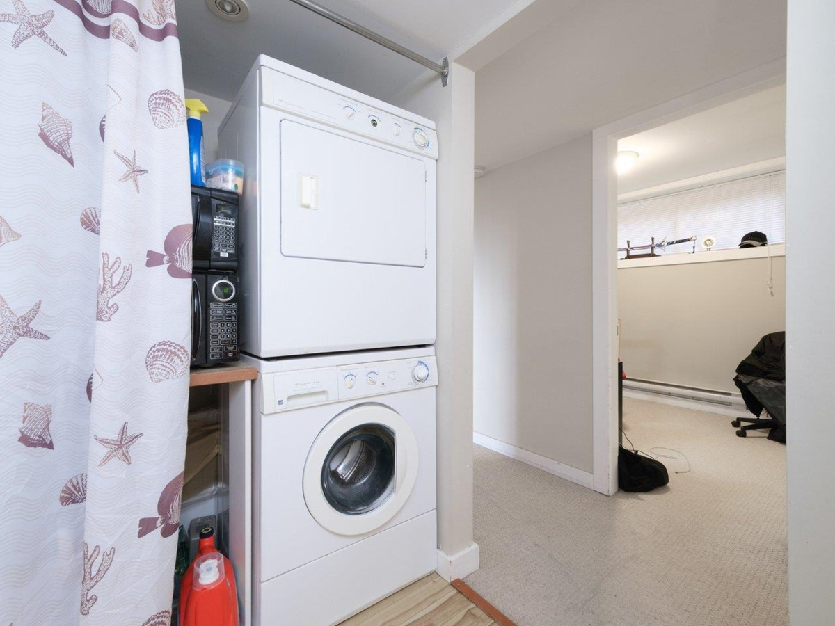 Garden / Landscaping Photo of 530 St. Andrews Road, West Vancouver, BC