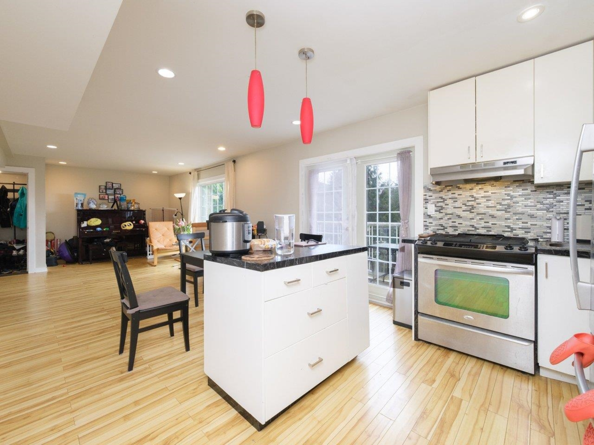 Outdoor Kitchen Photo of 530 St. Andrews Road, West Vancouver, BC