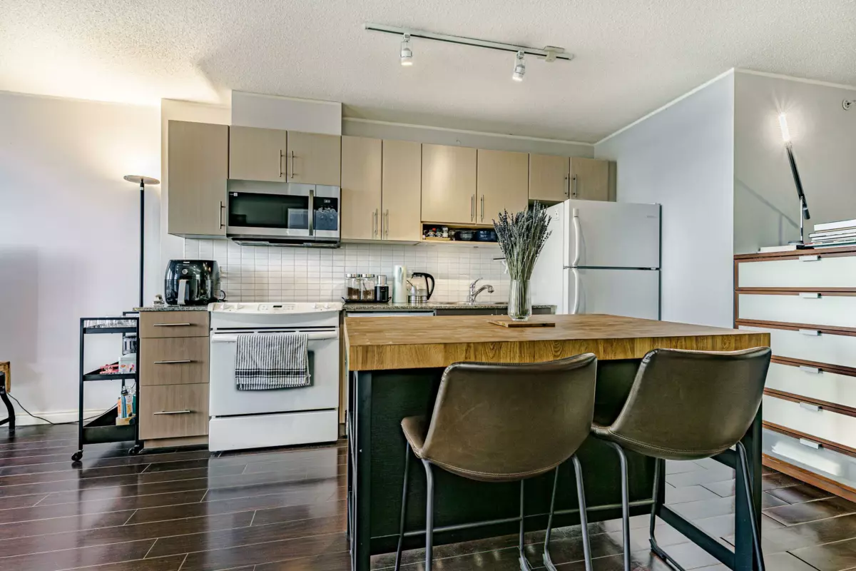 Living Room Photo of 1201 550 Taylor Street, Vancouver, BC