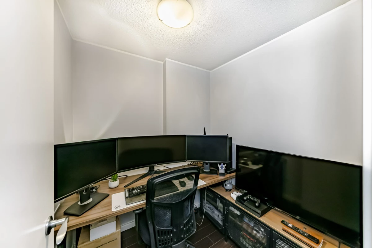 Walk-In Closet Photo of 1201 550 Taylor Street, Vancouver, BC