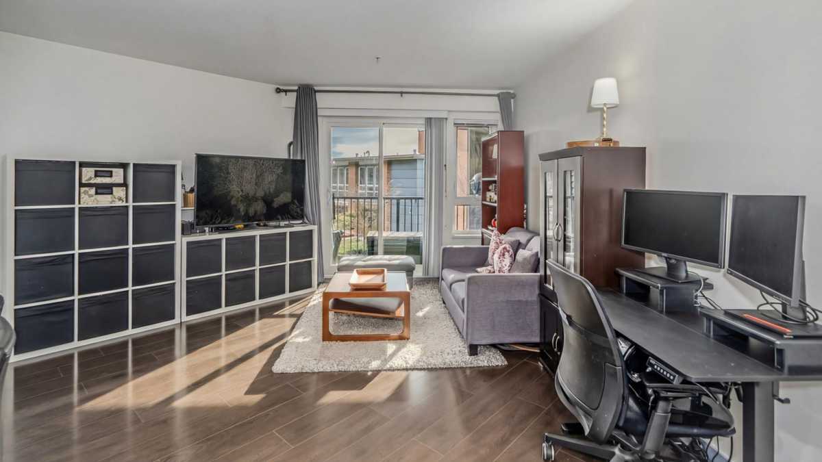 Dining Area Photo of 322 12339 Steveston Highway, Richmond, BC