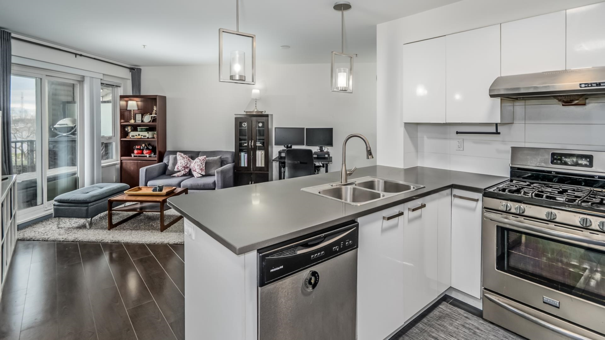 Guest Bathroom Photo of 322 12339 Steveston Highway, Richmond, BC