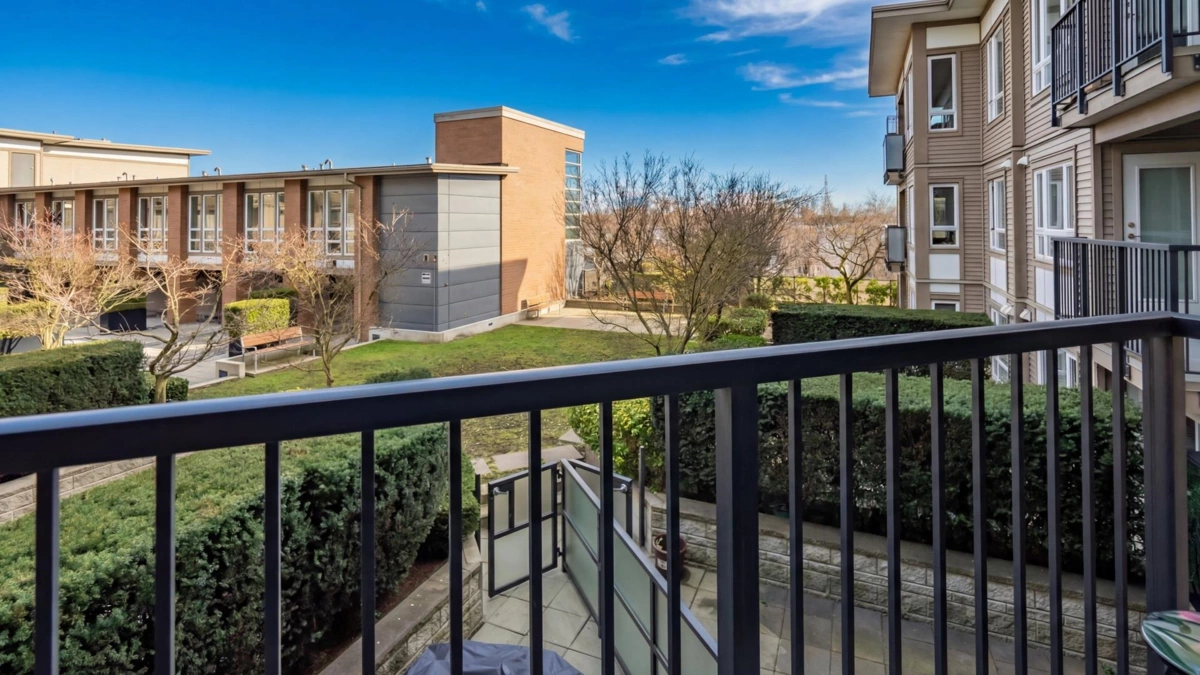 Hallway Photo of 322 12339 Steveston Highway, Richmond, BC