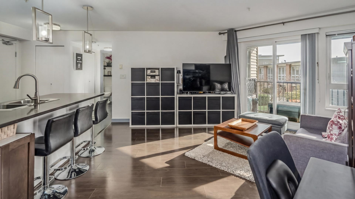 Kitchen Photo of 322 12339 Steveston Highway, Richmond, BC