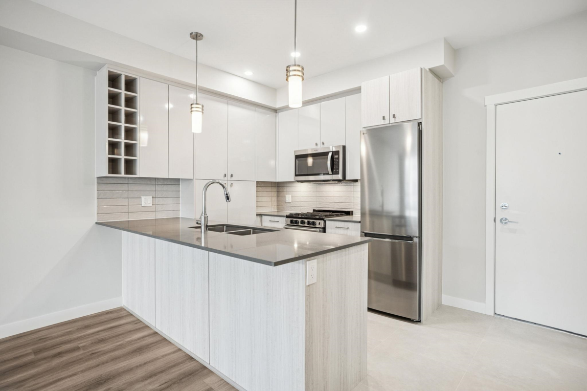 Primary Bathroom Photo of 329 23200 Gilley Road, Richmond, BC