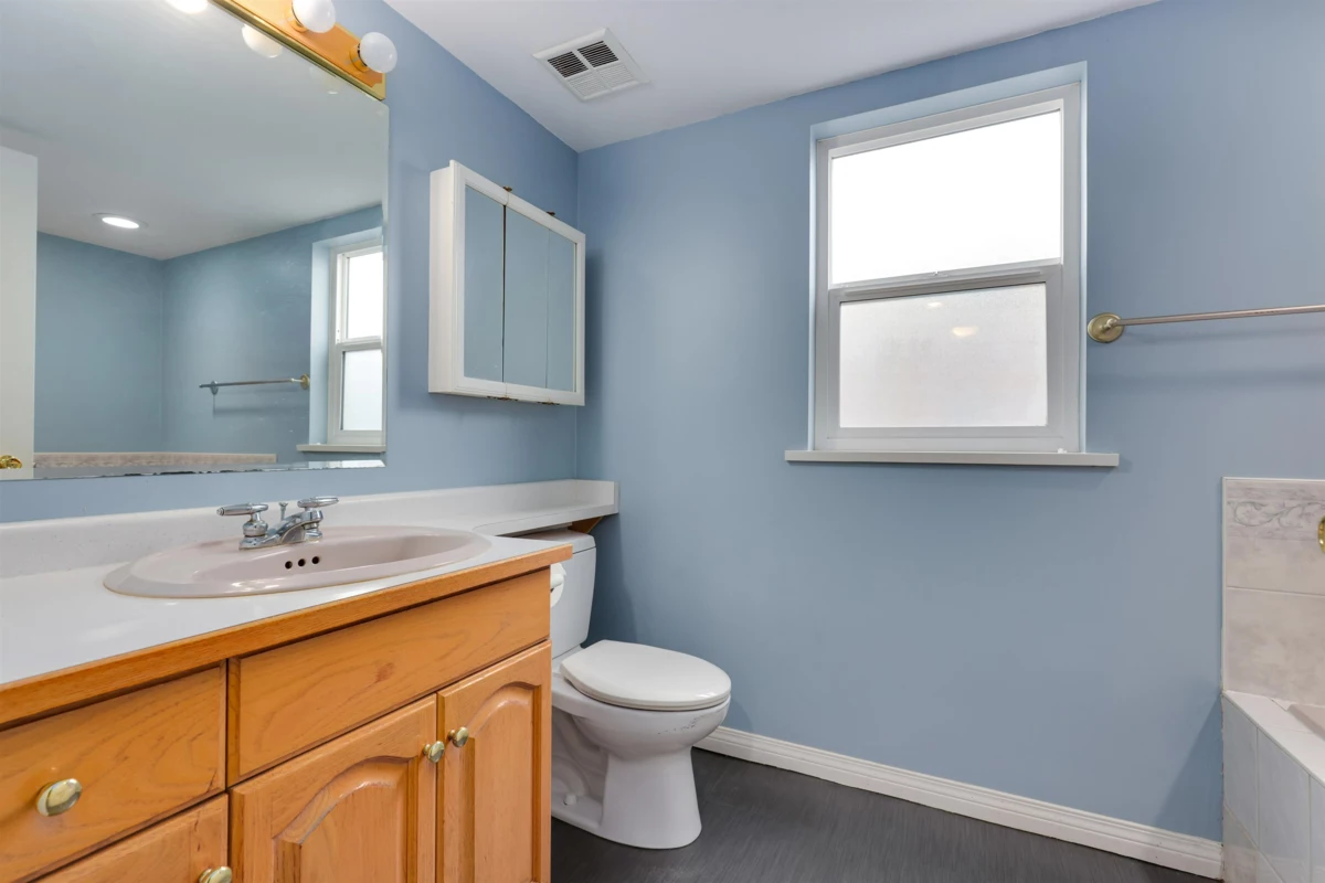 Bedroom 3 Photo of 6103 190 Street, Surrey, BC