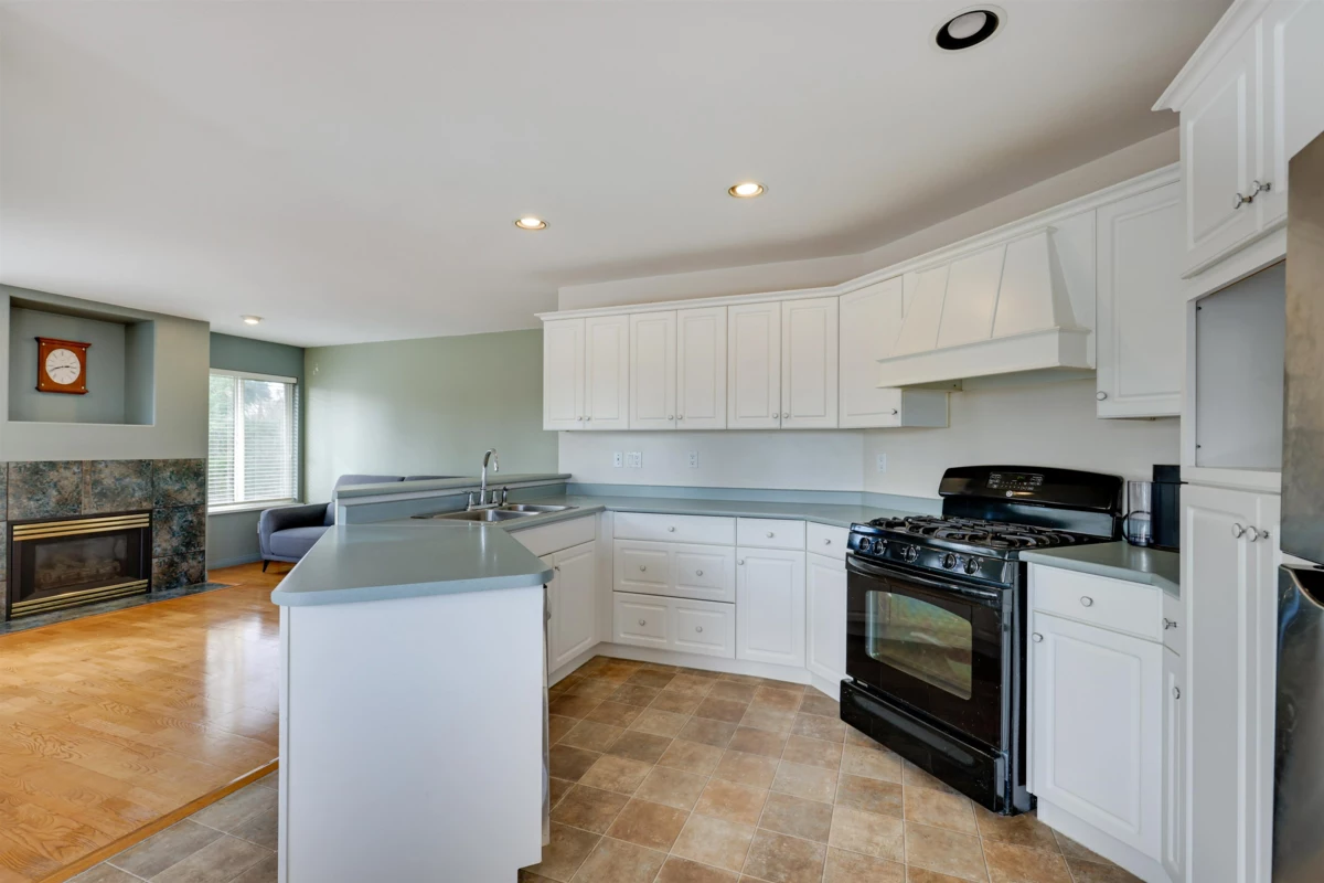 Dining Area Photo of 6103 190 Street, Surrey, BC