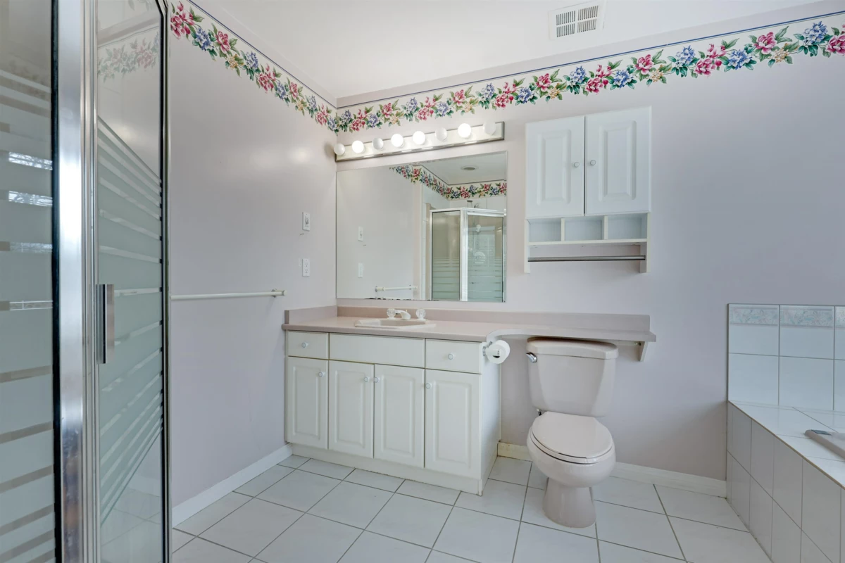 Walk-In Closet Photo of 6103 190 Street, Surrey, BC