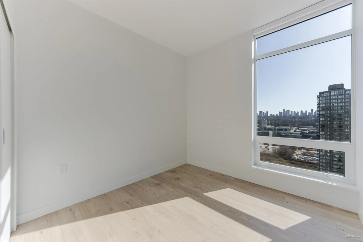 Walk-In Closet Photo of 2102 2181 Madison Avenue, Burnaby, BC
