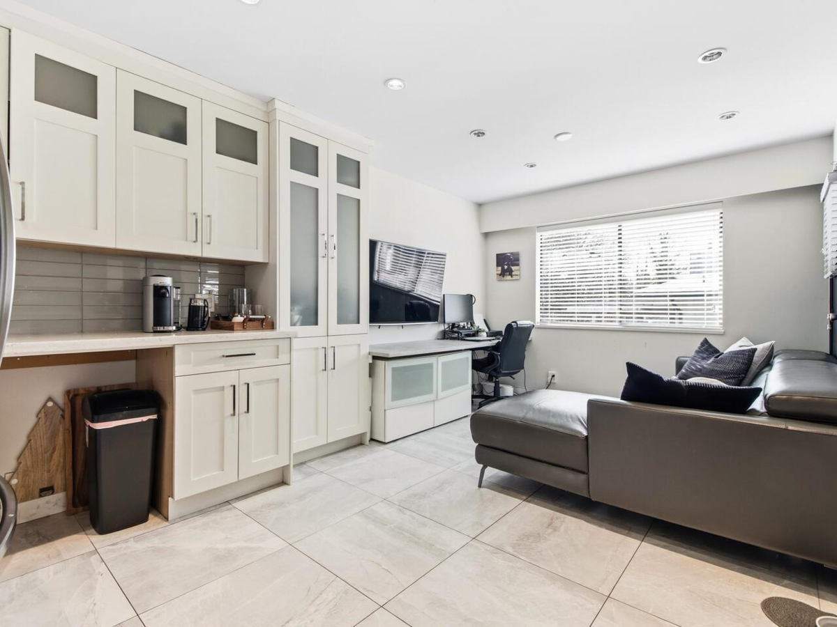 Guest Bathroom Photo of 7640 Lawrence Drive, Burnaby, BC