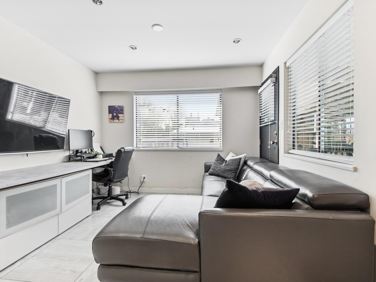 Walk-In Closet Photo of 7640 Lawrence Drive, Burnaby, BC