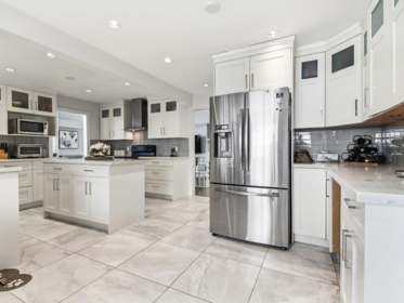 Breakfast Nook Photo of 7640 Lawrence Drive, Burnaby, BC