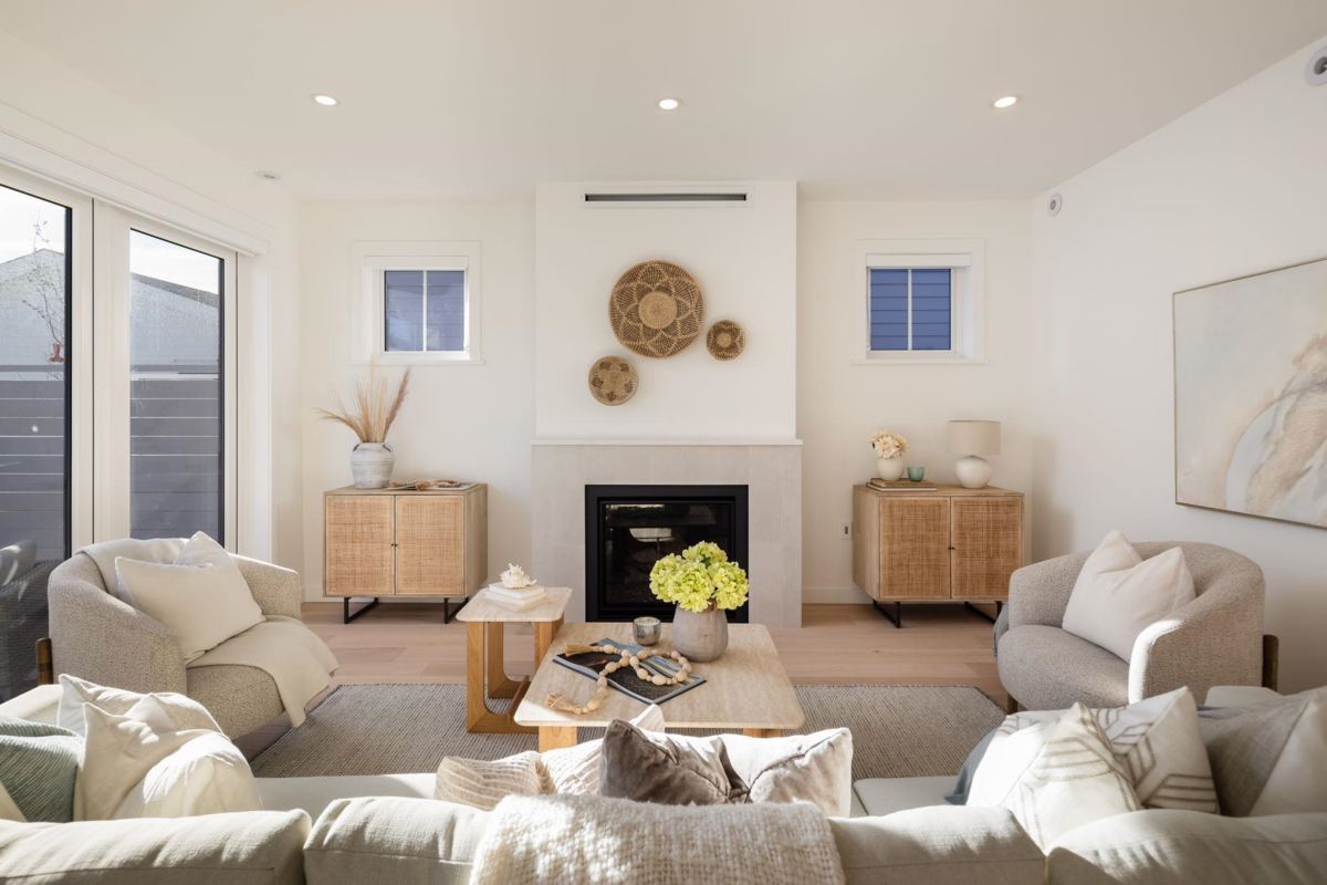 Breakfast Nook Photo of 6450 Hammermill Avenue, Delta, BC