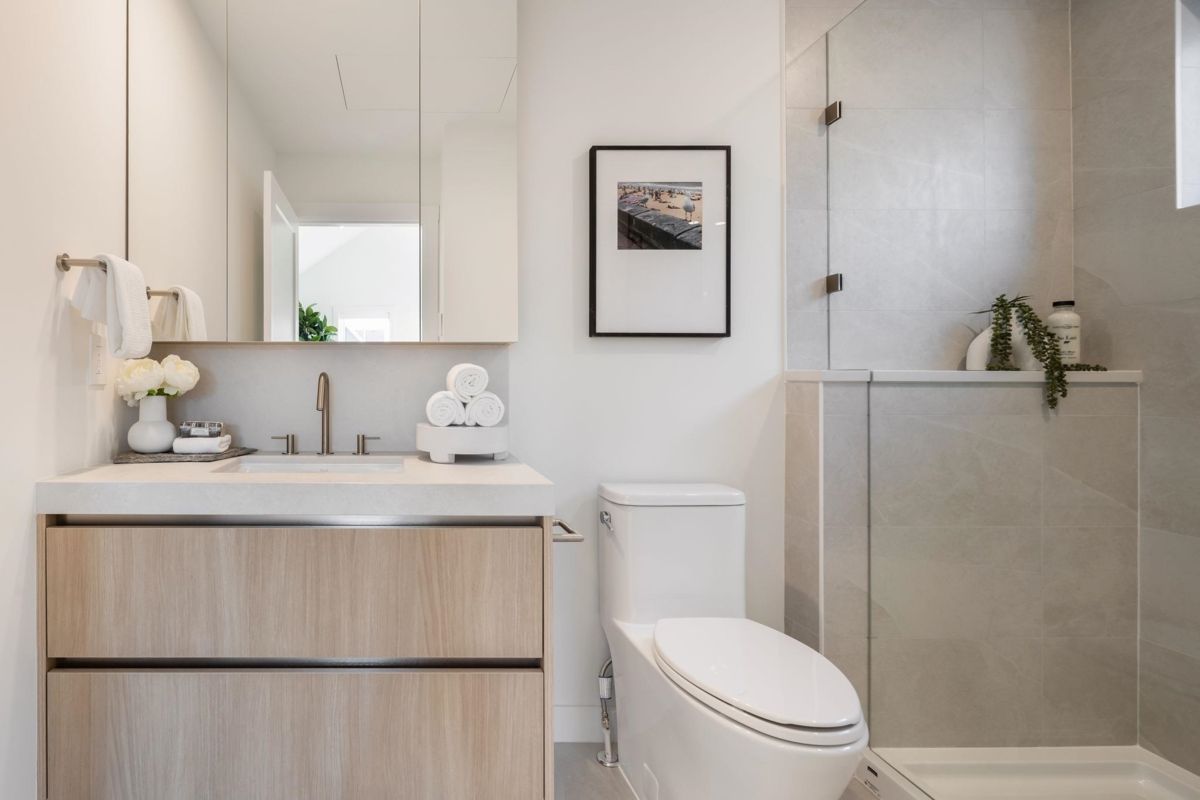 Entry Foyer Photo of 6450 Hammermill Avenue, Delta, BC