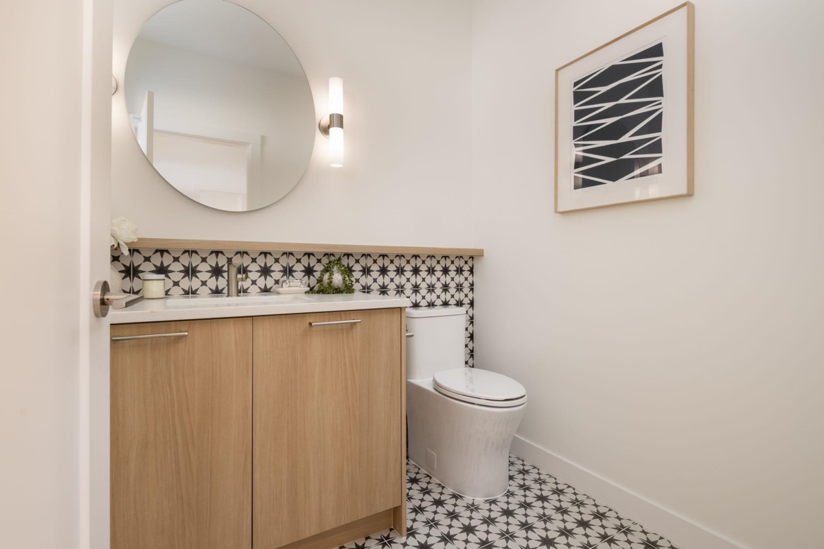 Guest Bathroom Photo of 6450 Hammermill Avenue, Delta, BC