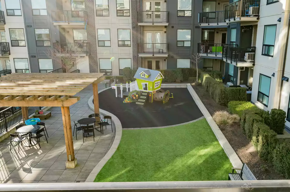 Hallway Photo of 310-311 2493 Montrose Avenue, Abbotsford, BC