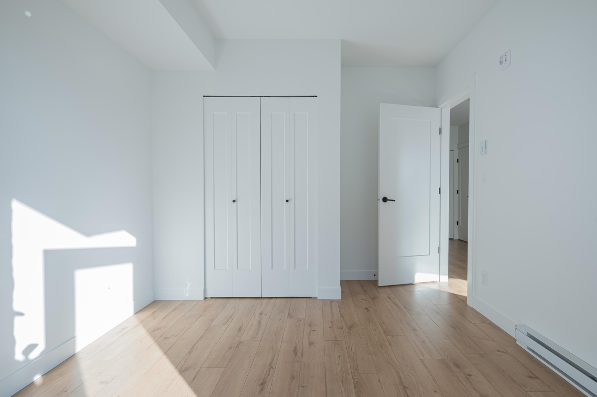 Staircase Photo of 310-311 2493 Montrose Avenue, Abbotsford, BC