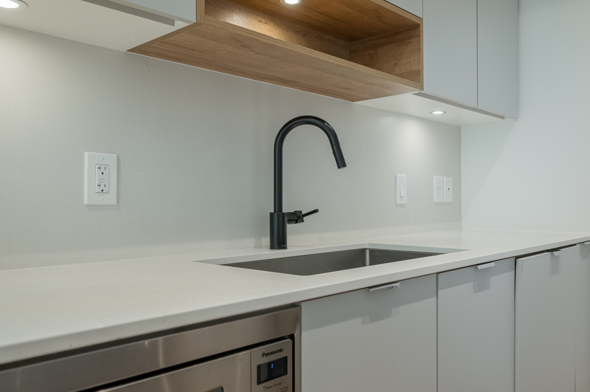 Walk-In Closet Photo of 310-311 2493 Montrose Avenue, Abbotsford, BC