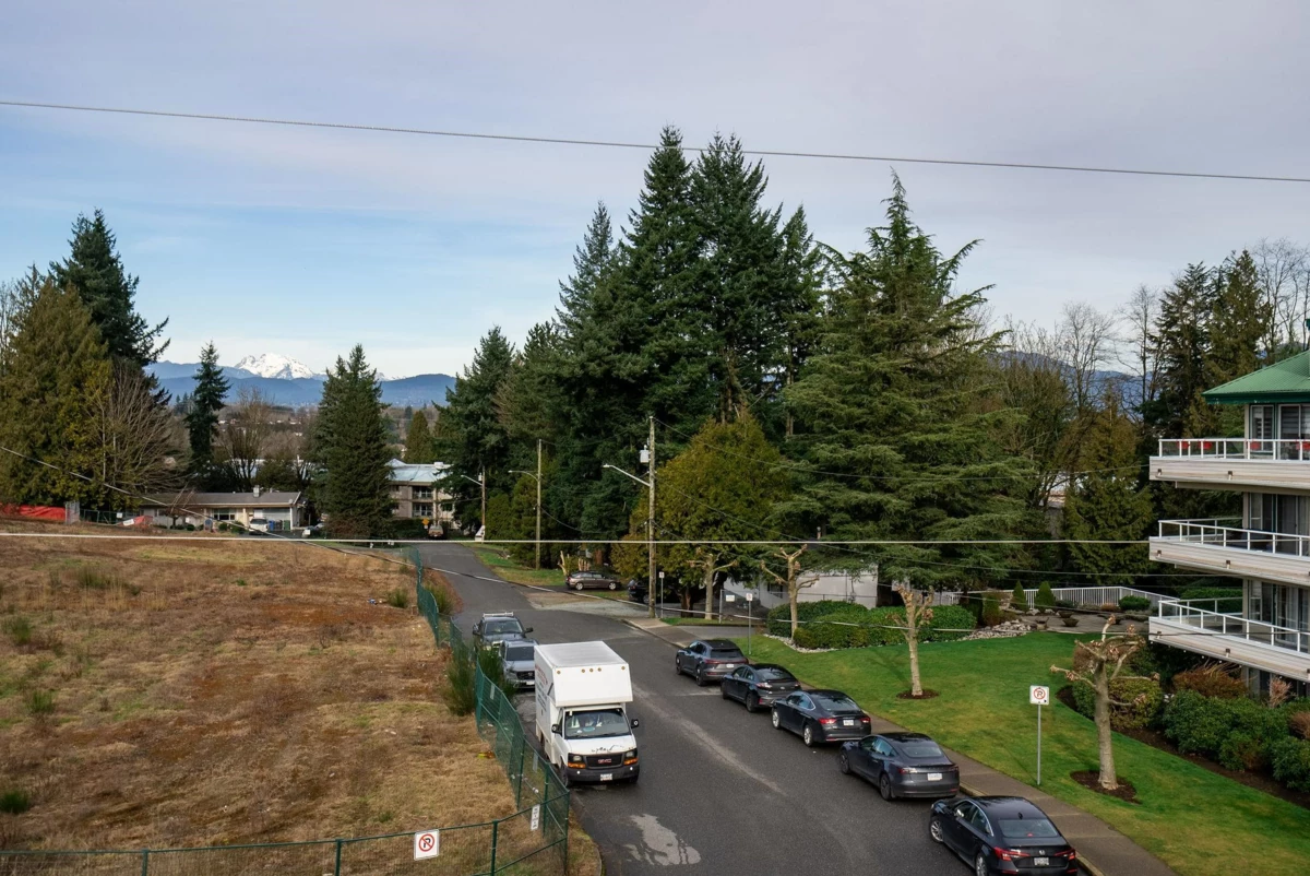 Backyard Photo of 453 2750 Fairlane Street, Abbotsford, BC