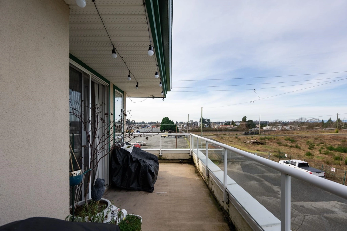 Entry Foyer Photo of 453 2750 Fairlane Street, Abbotsford, BC