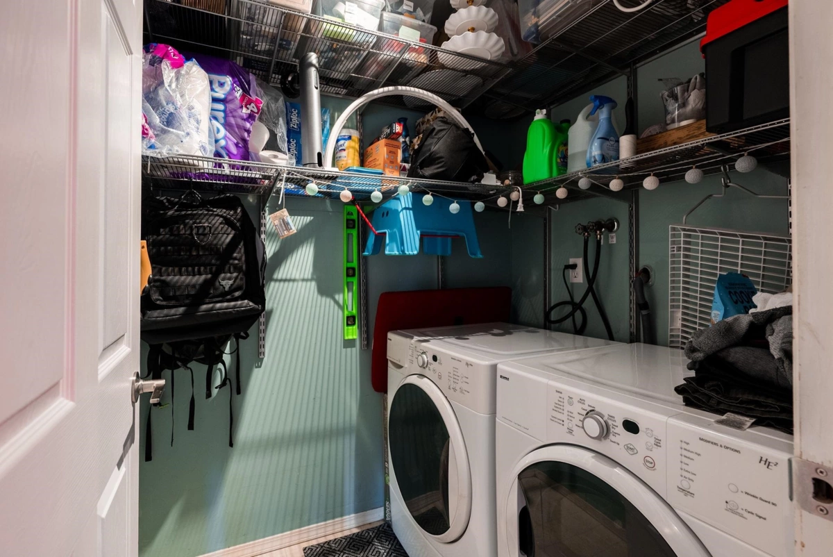 Laundry Room Photo of 453 2750 Fairlane Street, Abbotsford, BC