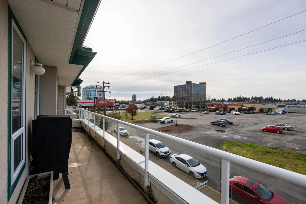 Outdoor Patio Photo of 453 2750 Fairlane Street, Abbotsford, BC