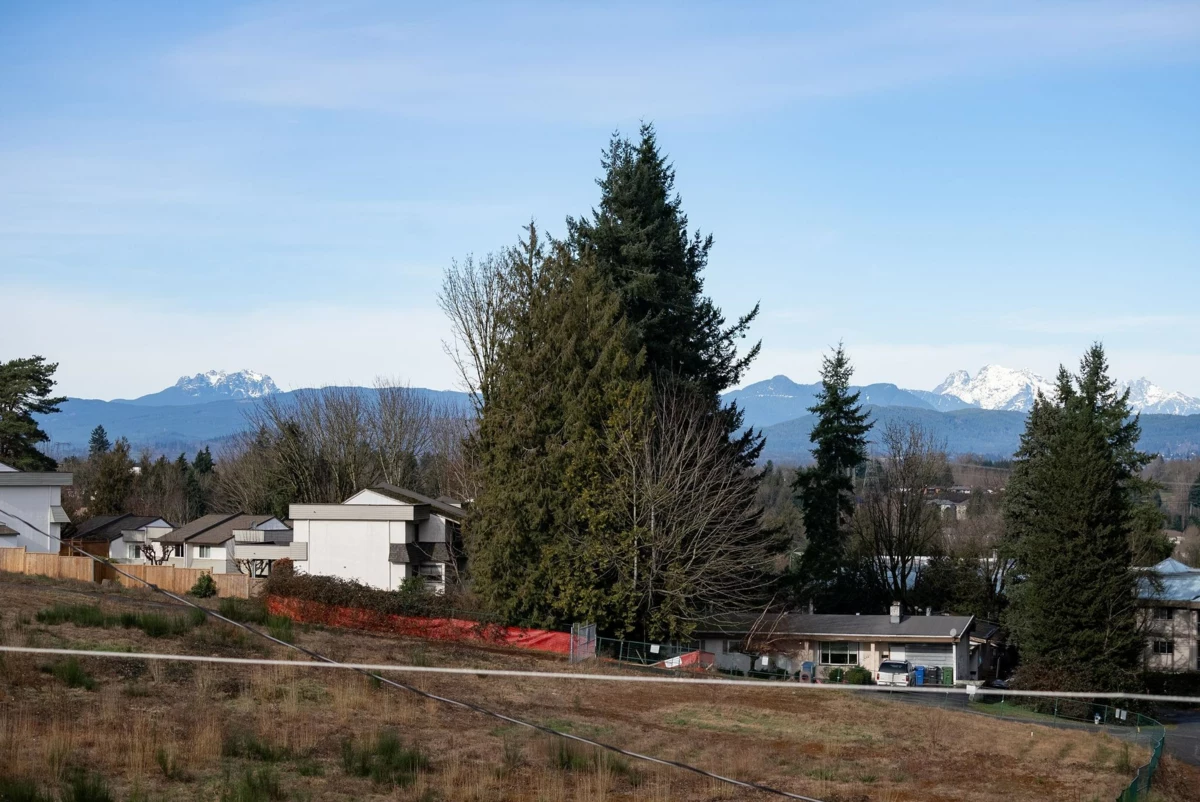 Swimming Pool Photo of 453 2750 Fairlane Street, Abbotsford, BC
