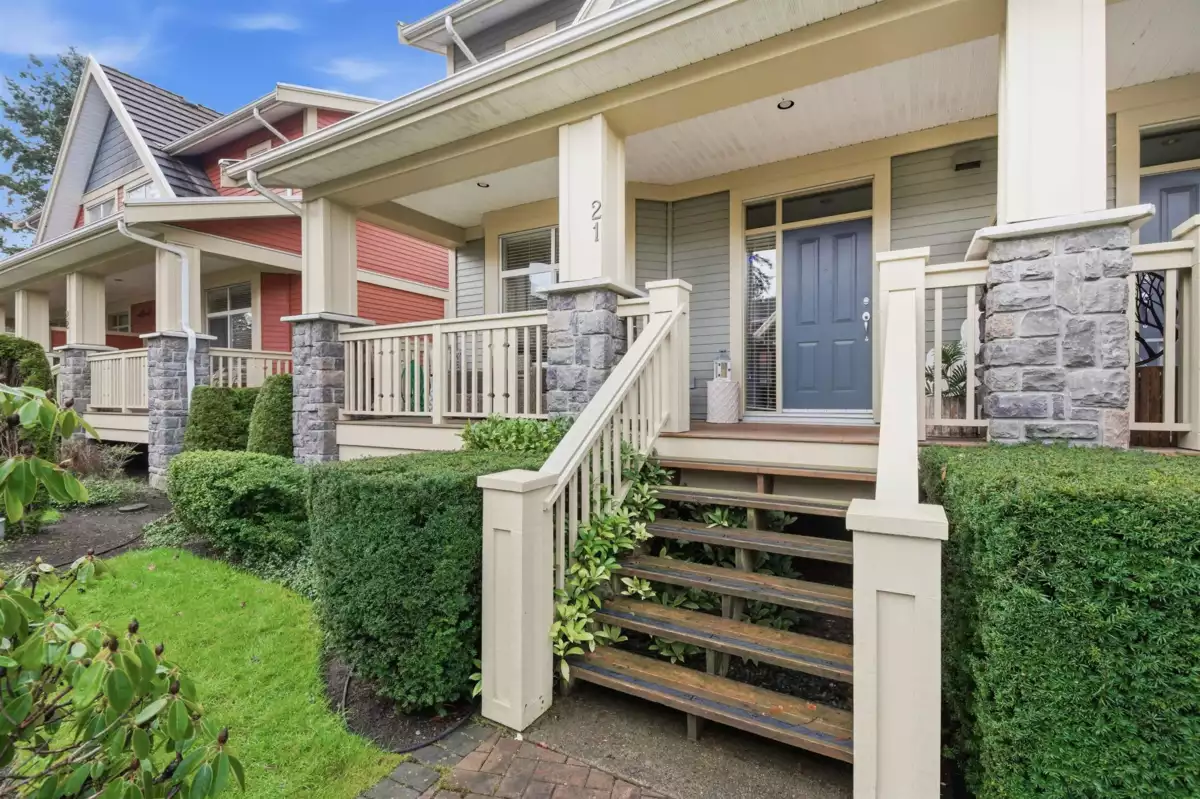 Family Room Photo of 21 15255 36 Avenue, Surrey, BC