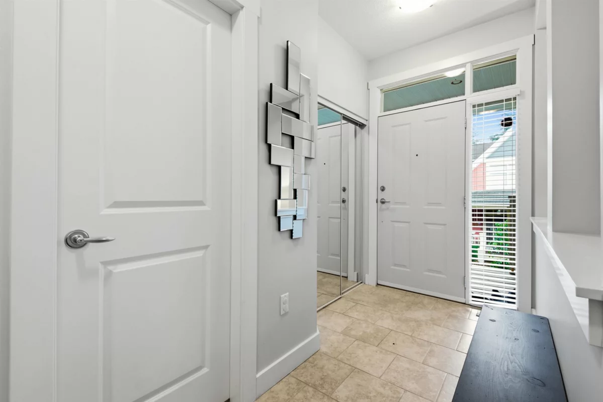 Kitchen Island Photo of 21 15255 36 Avenue, Surrey, BC