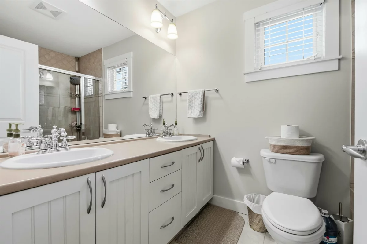 Laundry Room Photo of 21 15255 36 Avenue, Surrey, BC