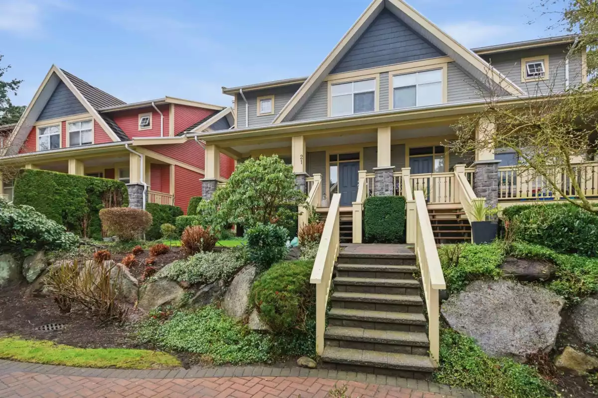 Living Room Photo of 21 15255 36 Avenue, Surrey, BC
