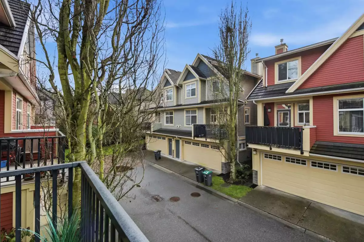 Powder Room Photo of 21 15255 36 Avenue, Surrey, BC