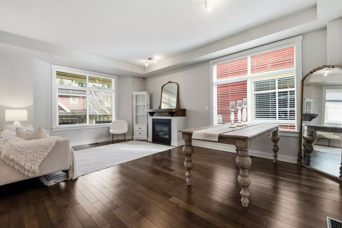 Walk-In Closet Photo of 21 15255 36 Avenue, Surrey, BC