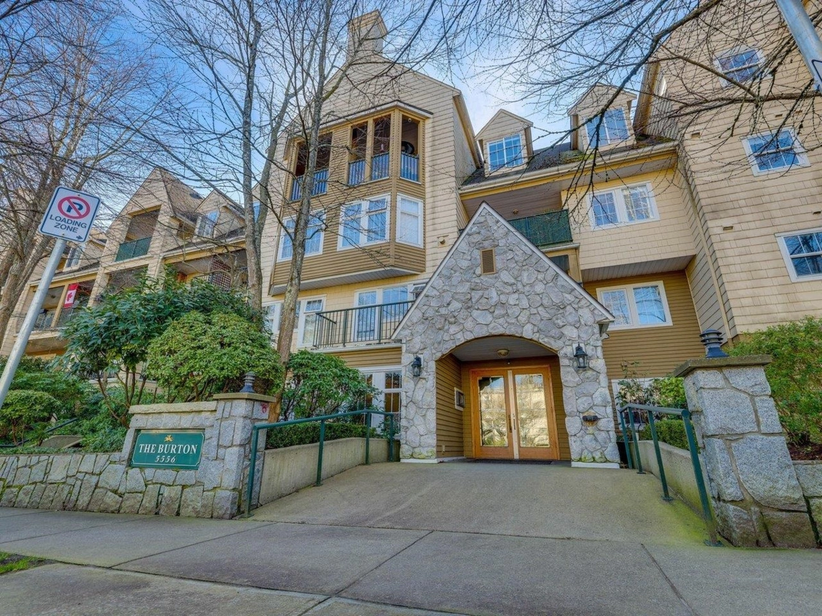 Outdoor Deck Photo of 206 5556 14 Avenue, Delta, BC