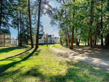 Front Yard Photo of 206 5556 14 Avenue, Delta, BC