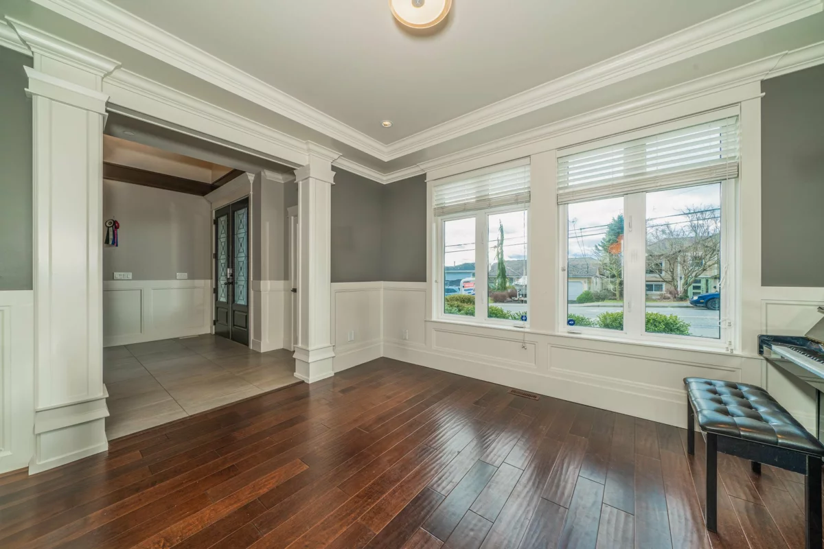 Family Room Photo of 15807 Buena Vista Avenue, White Rock, BC