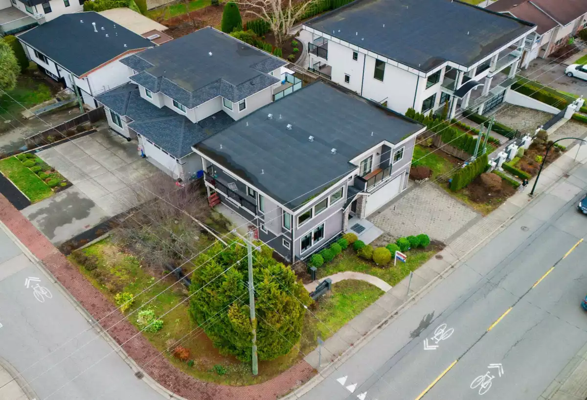 Fitness Center Photo Near 15807 Buena Vista Avenue, White Rock, BC