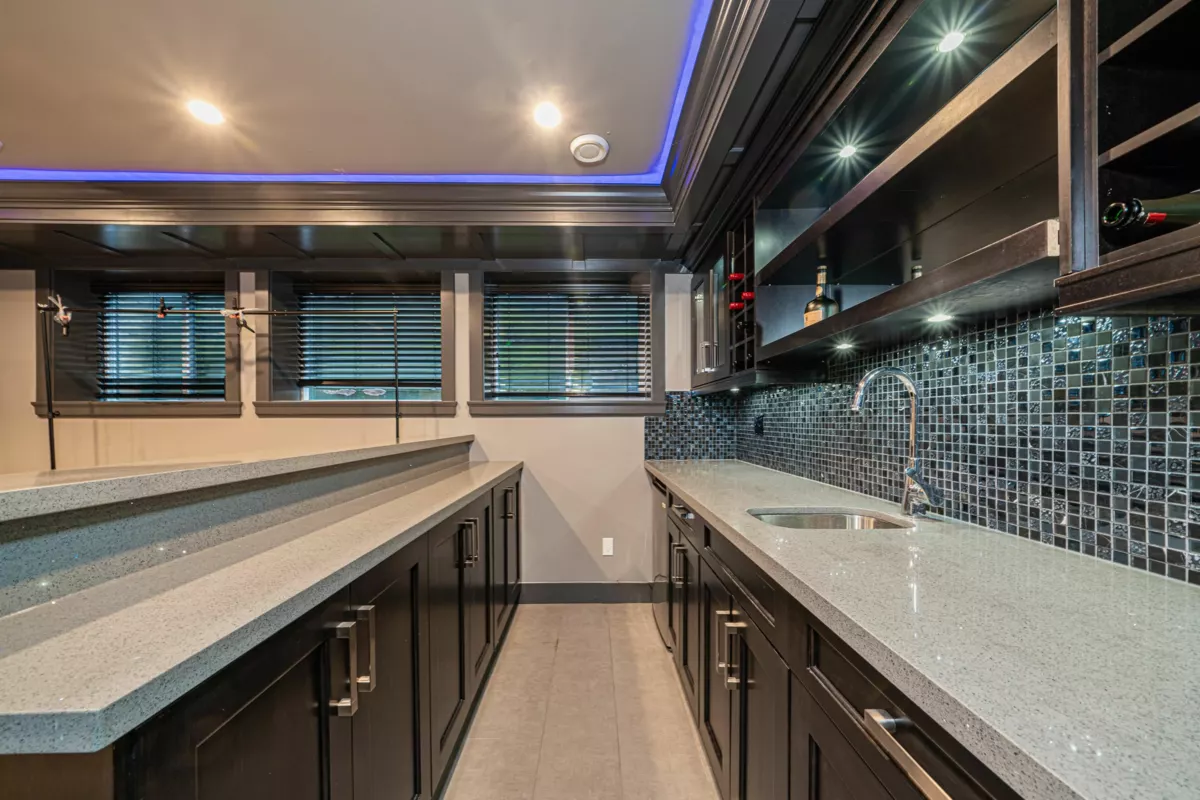 Front Yard Photo of 15807 Buena Vista Avenue, White Rock, BC