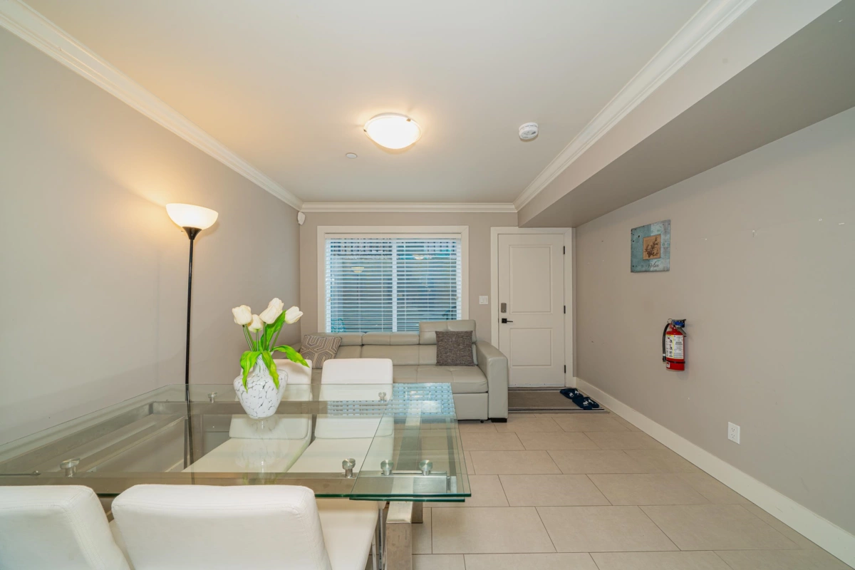 Hot Tub / Spa Photo of 15807 Buena Vista Avenue, White Rock, BC